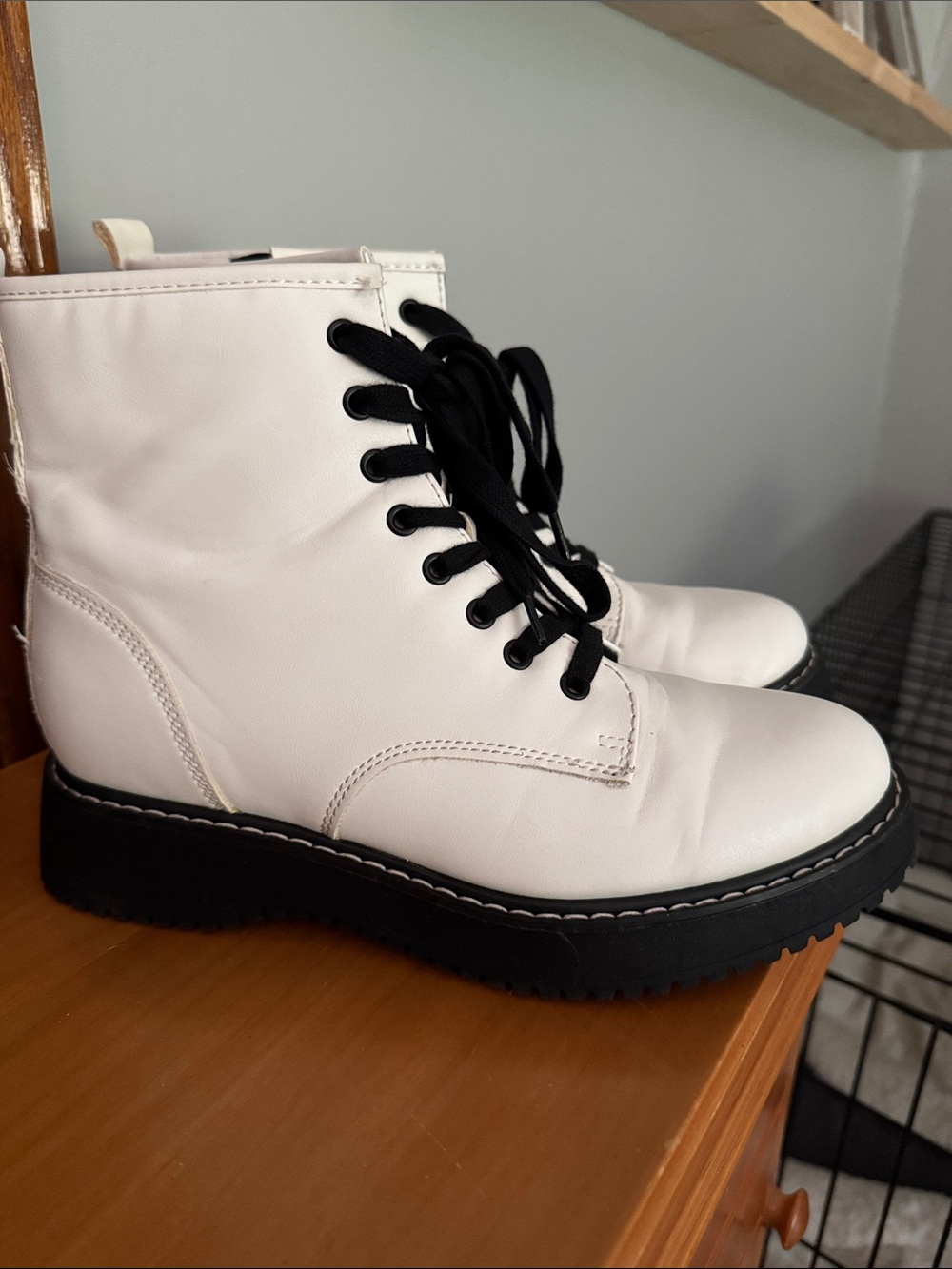 Steve Madden Girl White & Black Moto Combat Style boots 7.5 platform height